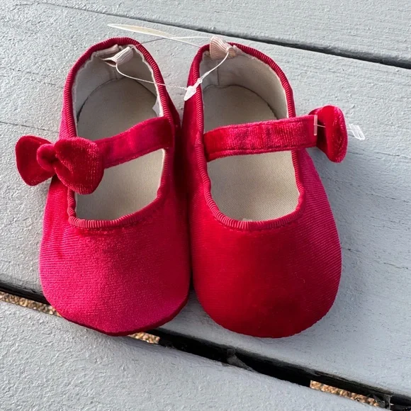 First Impressions Red Velvet Baby Shoes - Picture 5 of 13